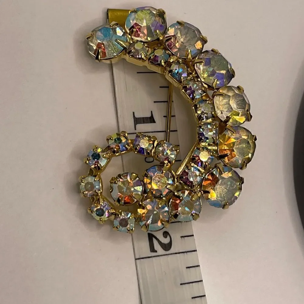 Vintage brooch aurora borealis gold tone